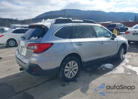 2018 Subaru Outback 2.5I Premium z USA, uszkodzony, nr VIN 4S4BSACC6J3375059